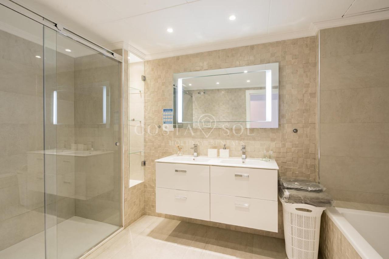 Puerto Marina-Benalmadena Luxury Apartment Dentro De La Isla Eksteriør bilde