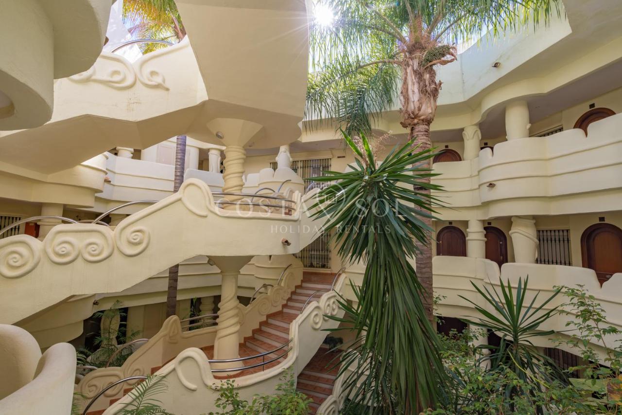Puerto Marina-Benalmadena Luxury Apartment Dentro De La Isla Eksteriør bilde